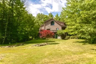 Luxurious country retreat for a family, couple or professional group!