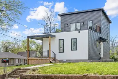 Image de Modern Getaway walkable to Downtown Clarksville!