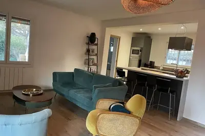 Image de Maison familiale avec jardin et piscine à proximité de Marseille et Cassis.