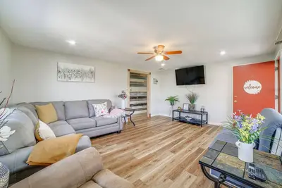 Image de South Bend Home w/ Gas Grill Near Universities!