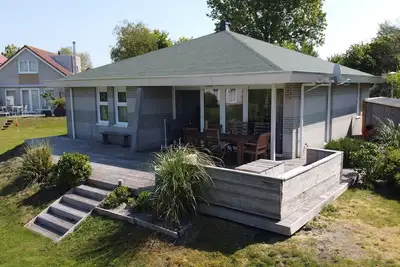 Image de Bungalow für 6 Gäste mit 100m² in Makkum