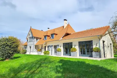 Image de Superbe maison proche Deauville, 13 à 15 personnes, grand terrain, wifi