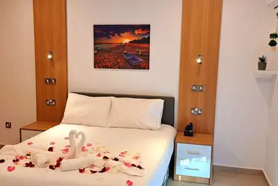 Image de Tranquil Retreat Margarita Gardens Studio walking distance to the beach\n\n