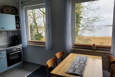 Image de Large vacation apartment 2 lake view - Gästehaus Niederhof - only 50 meters to the