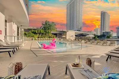Image de Apartment w/ Balcony Near Beach - Gym and pool