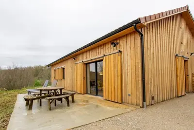 Image de Maison authentique avec jardin privé, climatisée, proche Sarlat et Lascaux, pour 6 pers. avec Bbq et WiFi