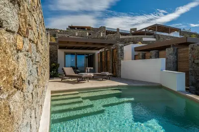 Image de Brand-new suite with a 50 square meters outdoor terrace and a private pool