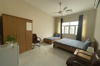 Image de A cosy and comfortable room in very quite and old area of the city.