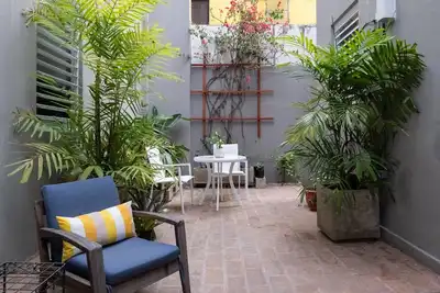 Image de Seaside Caribbean Comfort: Between Beach and City