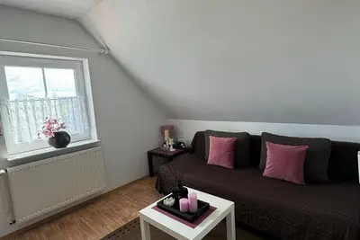 Image de Bright and family-friendly top floor apartment with Wlan