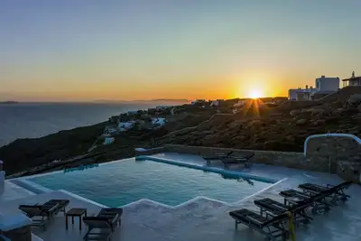 Villa 200 sqm, with a private pool, terrace and an amazing view