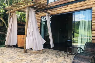 Image de Chalé Mauá Rústico em Meio a Beleza Natural de Visconde de Mauá, Aceitamos Pets!