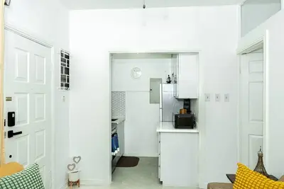 Image de Cozy 1 bedroom Apartment in Kingston. 4 guests -1 bed/1 bath, w/pullout sofa bed
