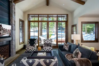 Image de Dog-Friendly Ski-In/Ski-Out Northstar Home - Two Tahoe50 Ski Passes Included