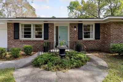 Image de 32 Romney Place: 3  Br, 2  Ba House in Savannah, Sleeps 6