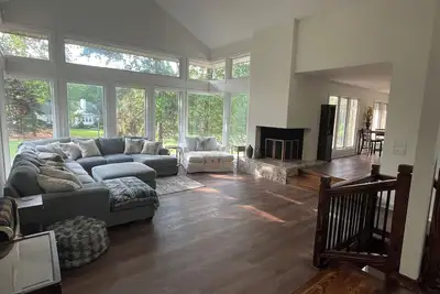 Image de Squires Manor on No. 6 in Vop