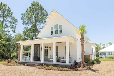 Image de New Prof. Designed Coastal Home, 4br, 2. 5 Ba