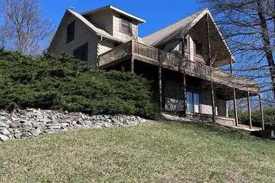 Image de Chateau Sma retreat is located near the Blue Ridge parkway, Fancy Gap, Va.
