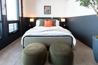 Image de Heart of Dtsa 2 bed apartment with Ac and 65inch Roku tv