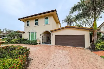 Image de Pool & Home Theater: Lighthouse Point Home!