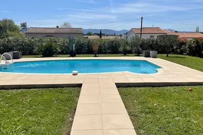 Image de En secteur résidentiel, villa offrant 4 chambres et belle espace piscine