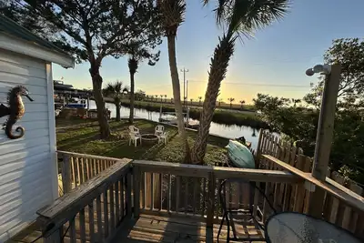 Image de Newly Renovated Fish Camp, Private Boat Dock, Fire Pit