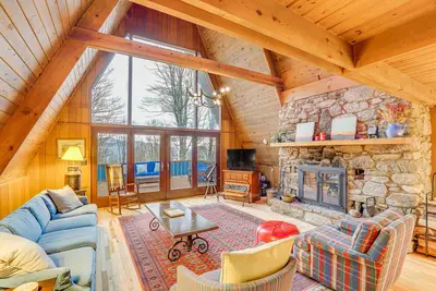 Image de Mars Hill Home w/ Game Room ~ 2 Mi to Skiing!