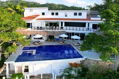 Image de Luxury Oceanfront Home