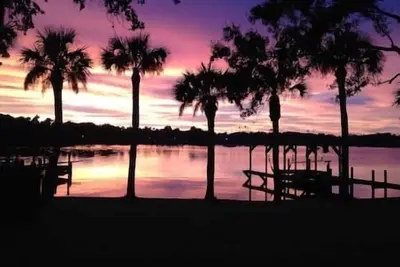 Image de Sunset on the Bayfront - Kayak with the dolphins!