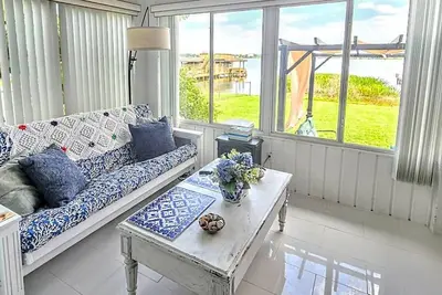 Image de Peaceful Lakeside Retreat
