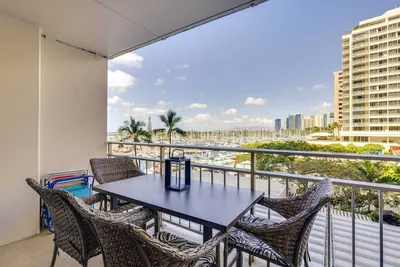 Image de Honolulu Studio w/ Ocean View: Parking Included!
