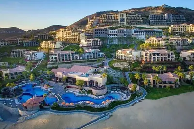 Image de 3/3 Sleeps 10 | Beachfront | Pool | Spa Rw