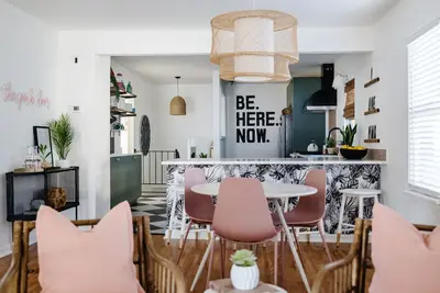Image de The Pink Door - Downtown Loveland Dream House