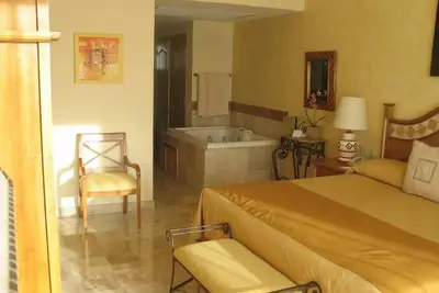 Image de 3/3 Pool | Beachfront | Comfy Beds | Gym Rw