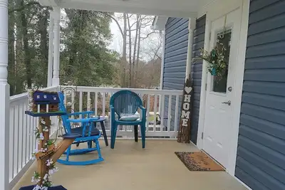 Image de The Little Blue Cottage on the Crick.