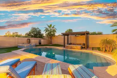 Image de Sunny Home w/ Backyard Oasis in San Tan Valley!