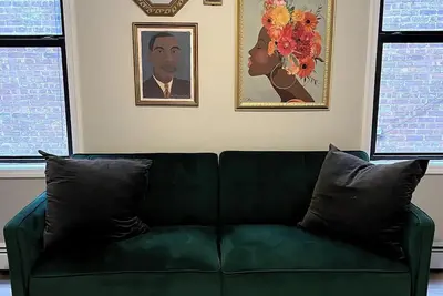 Image de Cozy 2br Modern Art Deco Retreat Minutes from Nyc