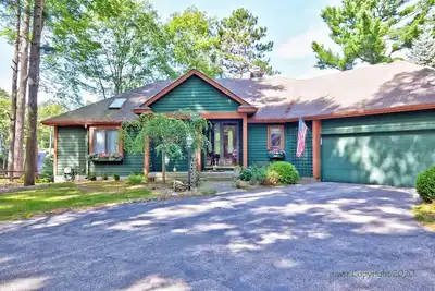 Image de Pentwater Lakefront Getaway with Private Boat Dock