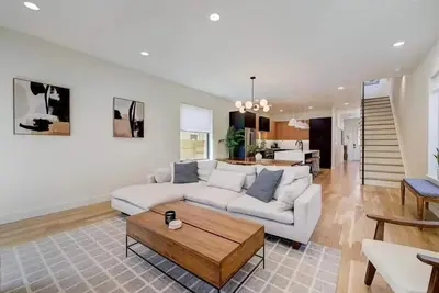 Image de RiNo New Build w/ Rooftop Hot Tub