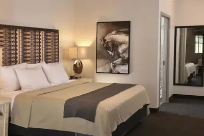 Image de Expanded King w/ Sofa Sleeper, Stoney Creek Broken Arrow, Parking!