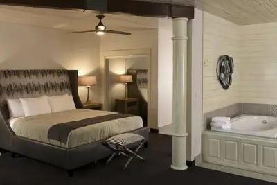 Image de Welcoming Retreat: Lodge-style Rooms with Cozy Ambience! Parking