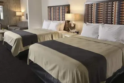 Image de Broken Arrow Charmer: Steps from Top City Attractions! On-site Pool