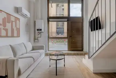 Image de Fab Vallehermoso 2br, nr University, Shops & Dining, by Blueground