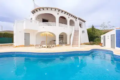 Image de Maison de vacances 'Villa Mellizo' avec piscine privée, Wi-Fi et climatisation.