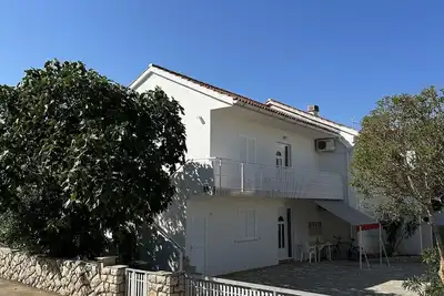 Image de Appartement de deux chambres avec la terrasse Novalja, Pag (A-22963-d)