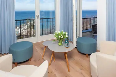 Image de First Panorama Suite