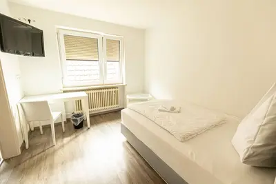 Image de Einzelzimmer mit Großem Bett - Zi. 3 - Gasthof Schrenker