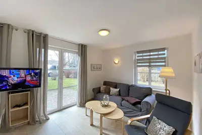 Image de Haus Rügenwind Whg. 01 Eg mit Terrasse - W: Haus Rügenwind mit 5 Komfortablen Wohnungen