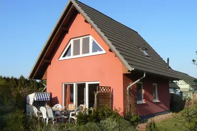 Image de Ferienhaus Schiel mit GroĂźzĂĽgigem Garten - Ferienhaus