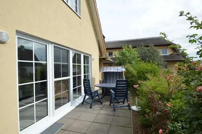 Image de Apartment Reethaus Boddenblick - reed house with terrace and beach chair, 1 bedroom, max. 4 pers.